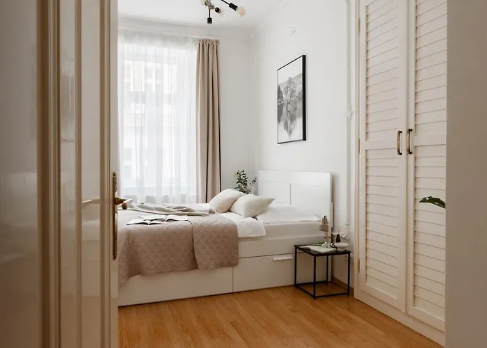 Spacious Zone For 4 , Nearby Parking * Karlovy Vary