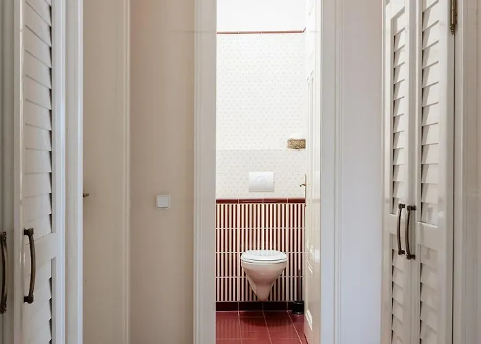 Spacious Zone For 4 , Nearby Parking Lejlighed