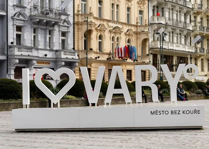 Spacious Zone For 4 , Nearby Parking Karlovy Vary