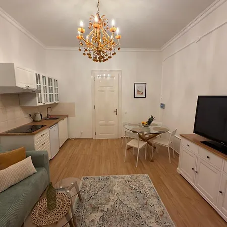 Spacious Zone For 4 , Nearby Parking * Karlovy Vary