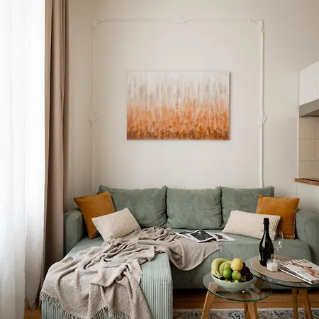 Spacious Zone For 4 , Nearby Parking * كارلوفي فاري
