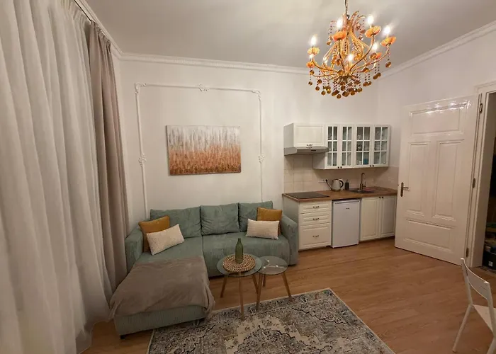 Spacious Zone For 4 , Nearby Parking Lejlighed *