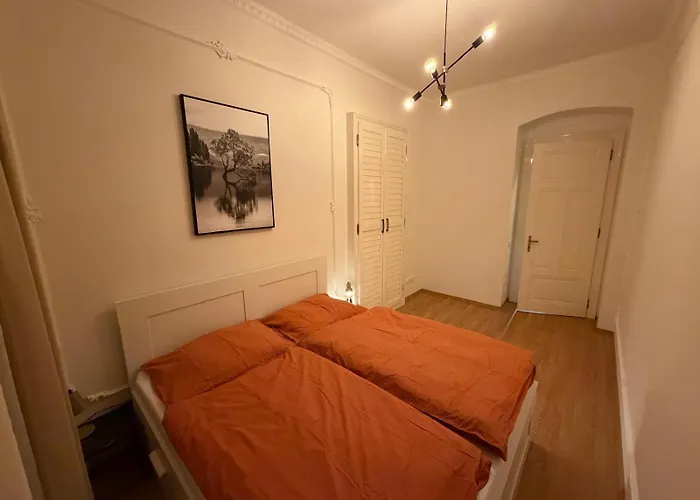 Spacious Zone For 4 , Nearby Parking Lejlighed