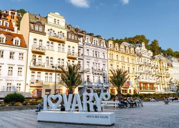 Spacious Zone For 4 , Nearby Parking Lejlighed *